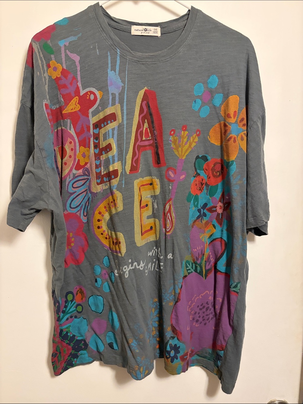 NATURAL LIFE Gray Short-Sleeve Tee with Floral Peace Graphic GRAFFITI RED BIRD